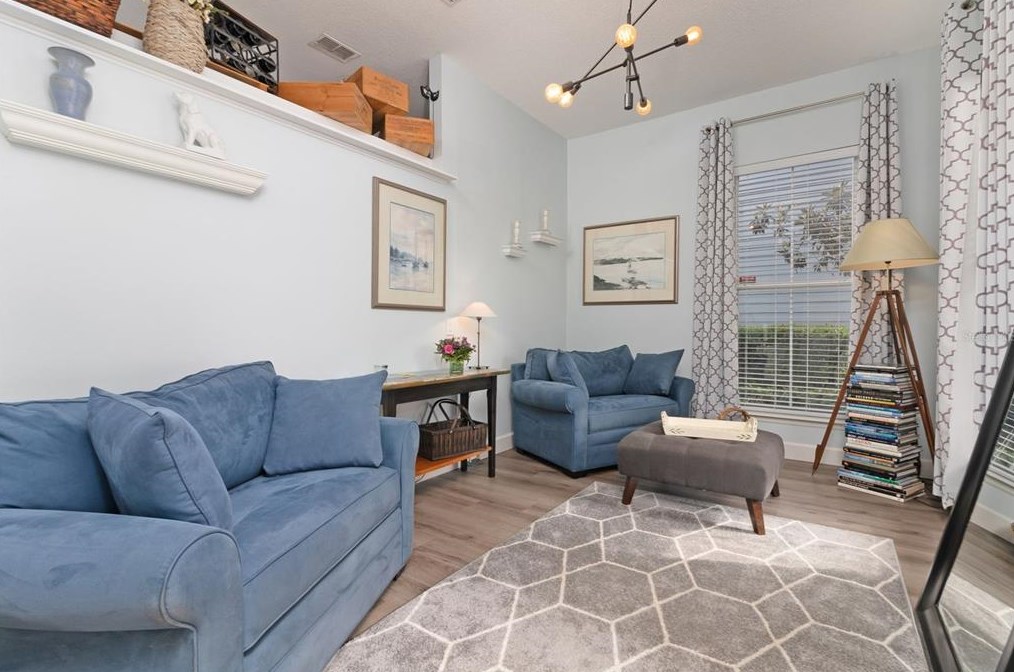 820 Lake Evalyn Dr, Kissimmee FL 34747-4804 exterior