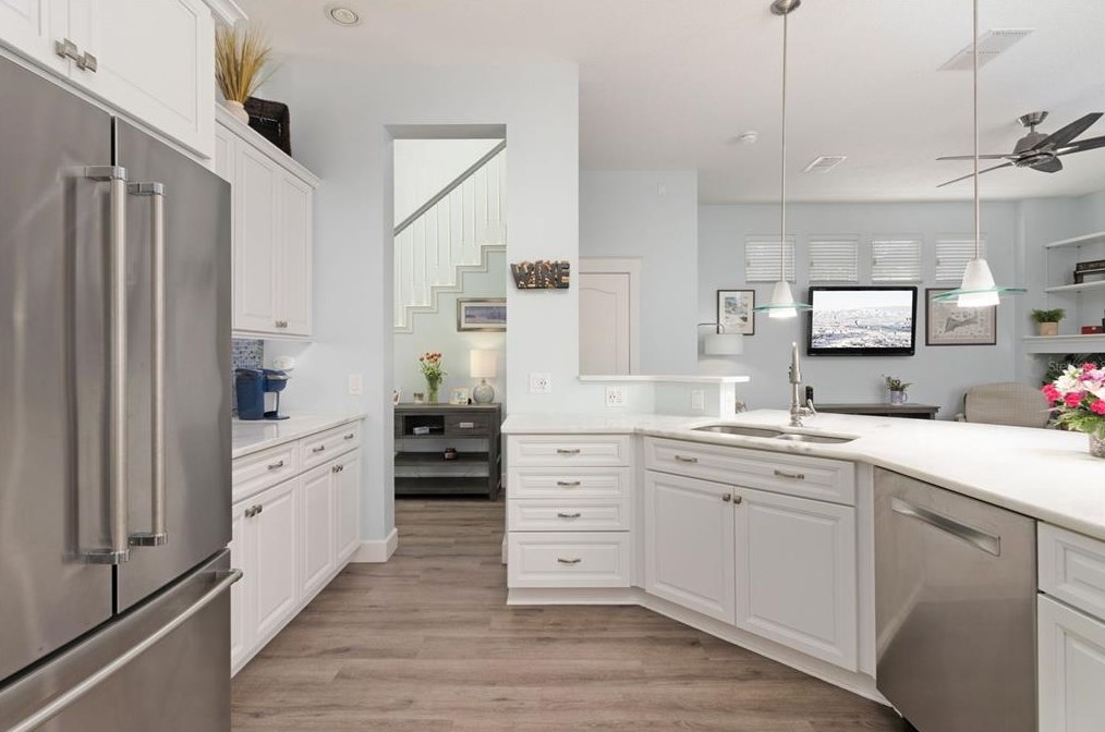 820 Lake Evalyn Dr, Kissimmee FL 34747-4804 exterior