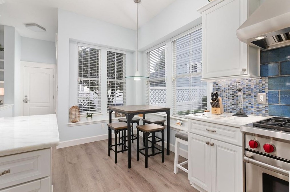 820 Lake Evalyn Dr, Kissimmee FL 34747-4804 exterior