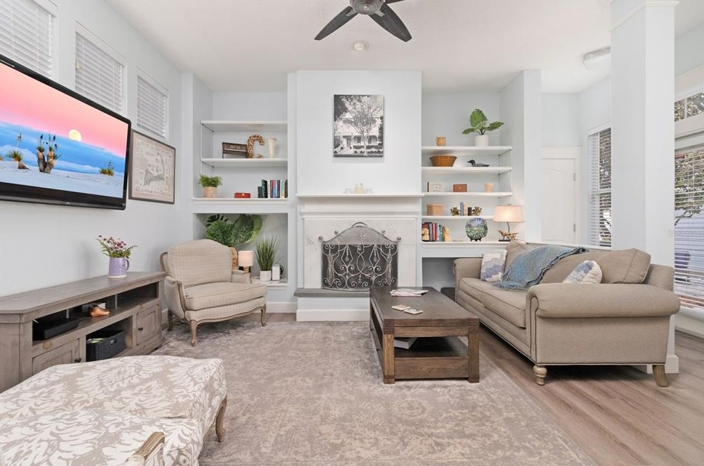 820 Lake Evalyn Dr, Kissimmee FL 34747-4804 exterior