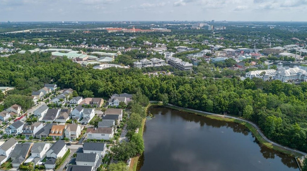 820 Lake Evalyn Dr, Kissimmee FL 34747-4804 exterior