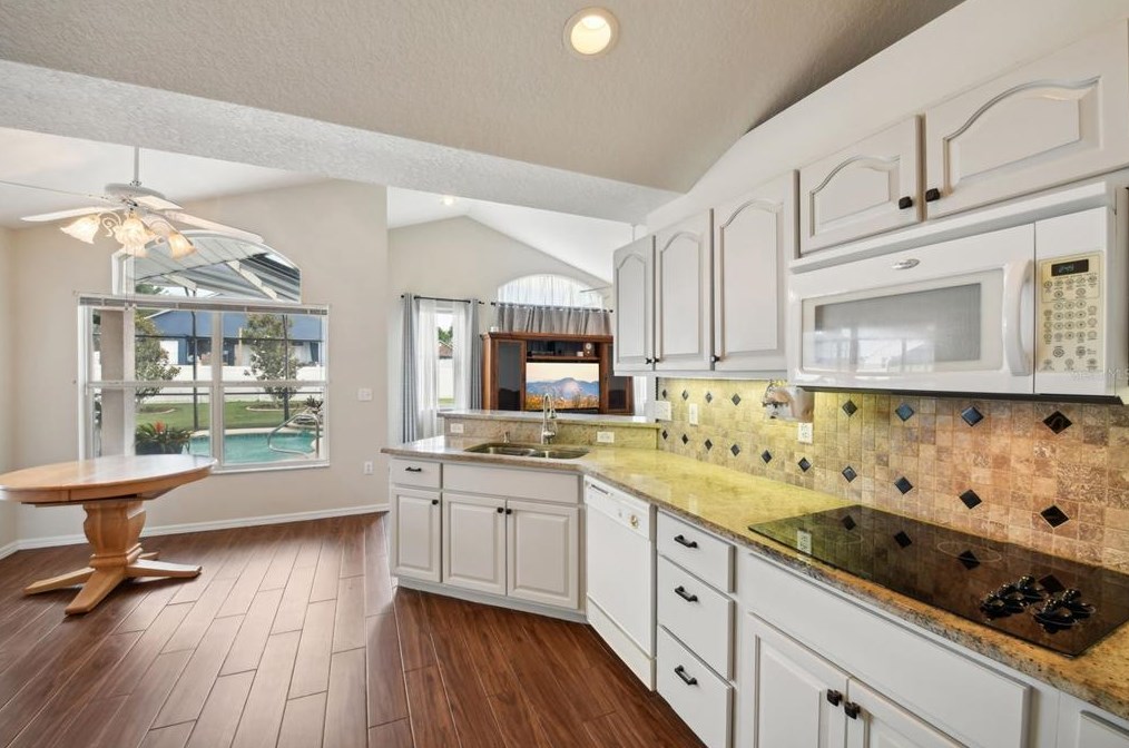 2226 Jessica Ln, Kissimmee FL 34744-6450 exterior