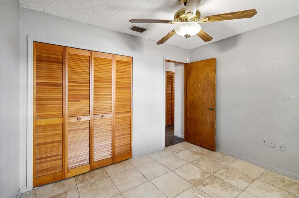 446 Robinson Ave, Saint Cloud FL  34769-2058 exterior