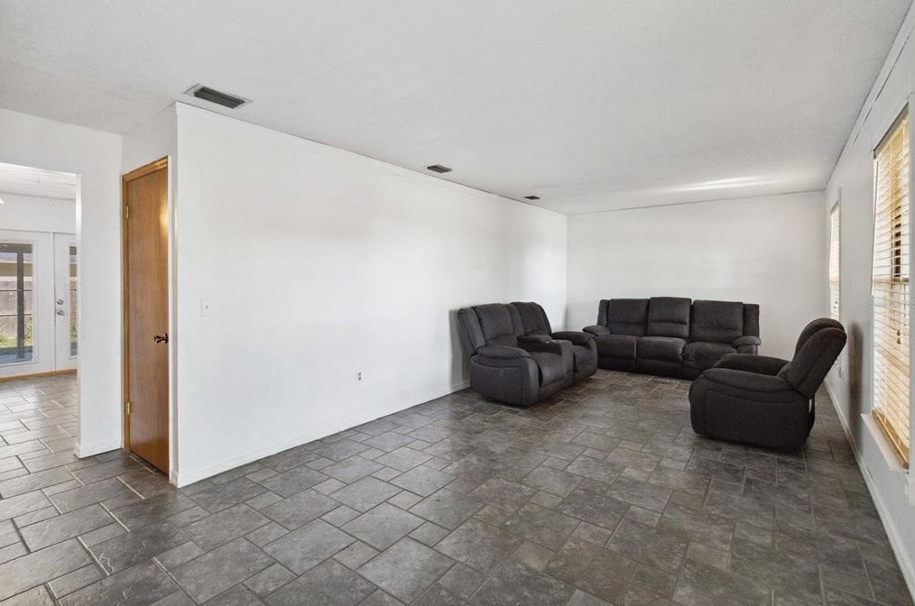 446 Robinson Ave, Saint Cloud FL  34769-2058 exterior