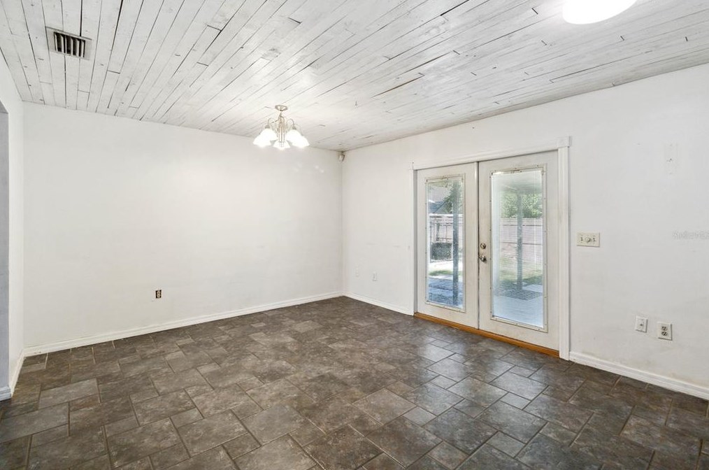 446 Robinson Ave, Saint Cloud FL  34769-2058 exterior