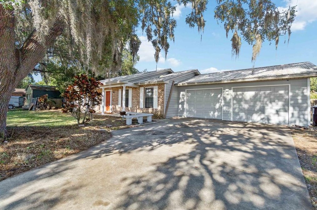 446 Robinson Ave, Saint Cloud FL  34769-1964 exterior