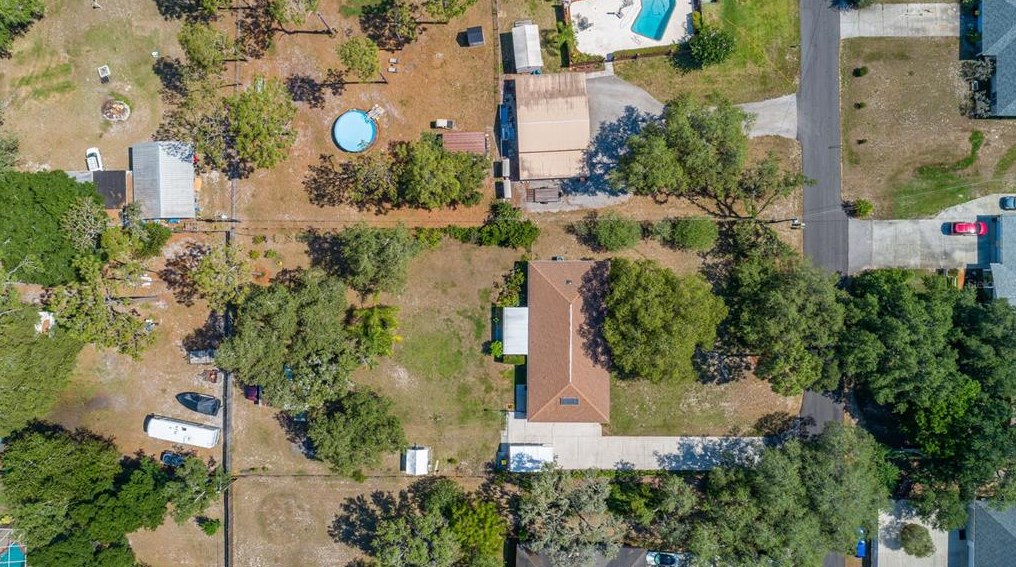 8222 Spruce Ln, Lakeland FL  33809-7705 exterior