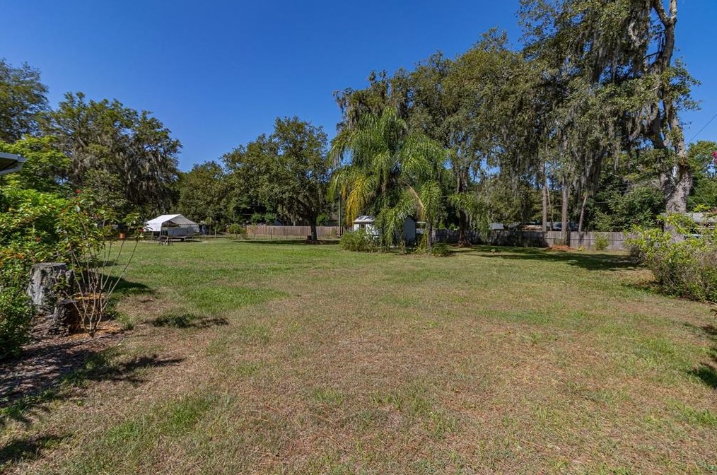 8222 Spruce Ln, Lakeland FL  33809-7705 exterior