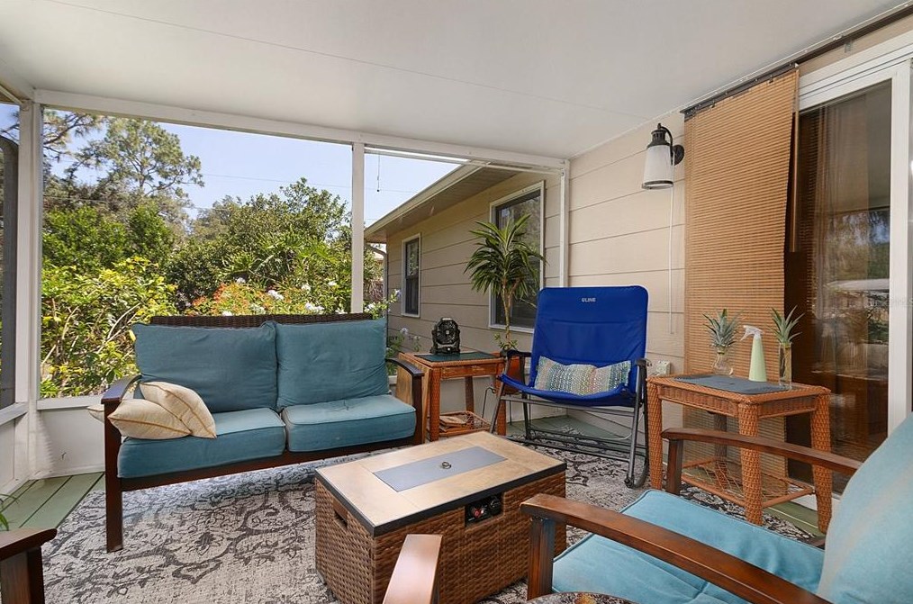 8222 Spruce Ln, Lakeland FL  33809-7705 exterior