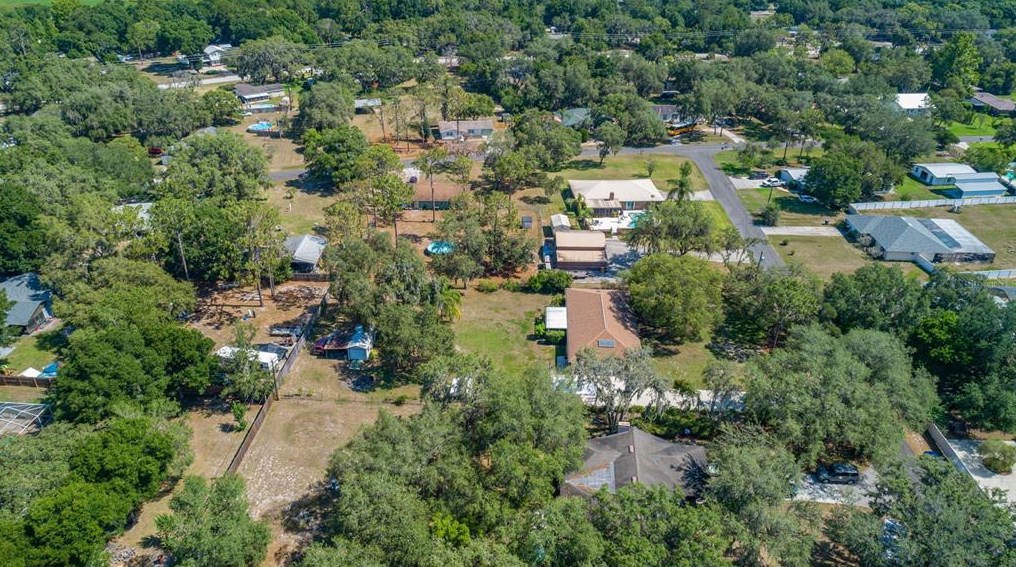 8222 Spruce Ln, Lakeland FL  33809-7705 exterior