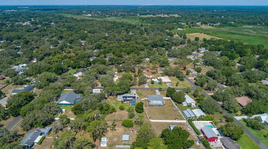 8222 Spruce Ln, Lakeland FL  33809-7705 exterior