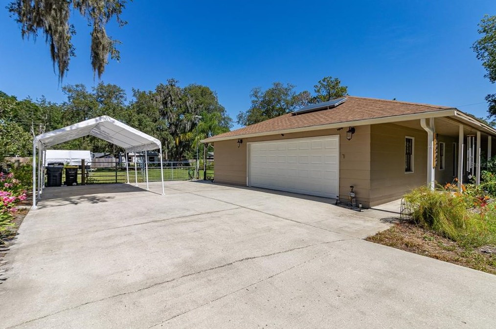 8222 Spruce Ln, Lakeland FL  33809-7705 exterior