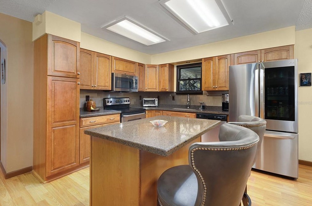 8222 Spruce Ln, Lakeland FL  33809-7705 exterior