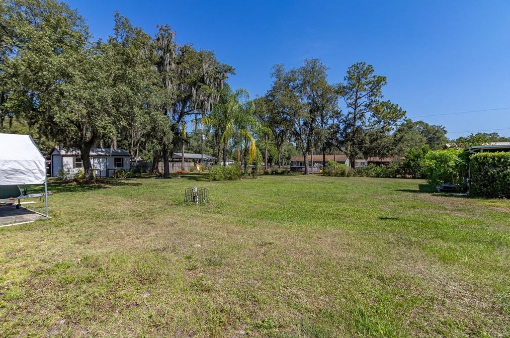 8222 Spruce Ln, Lakeland FL  33809-7705 exterior