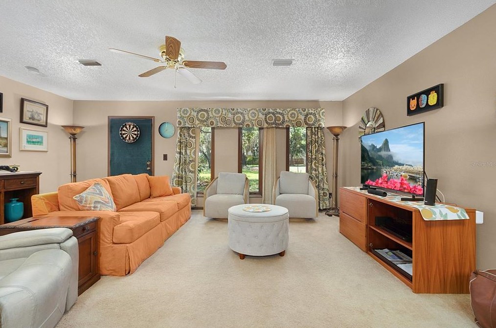 8222 Spruce Ln, Lakeland FL  33809-7705 exterior