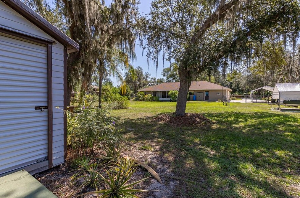 8222 Spruce Ln, Lakeland FL  33809-7705 exterior