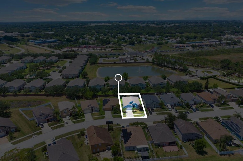 643 Hacienda Cir, Kissimmee FL 34741-6337 exterior