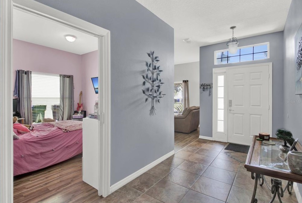 643 Hacienda Cir, Kissimmee FL 34741-6337 exterior