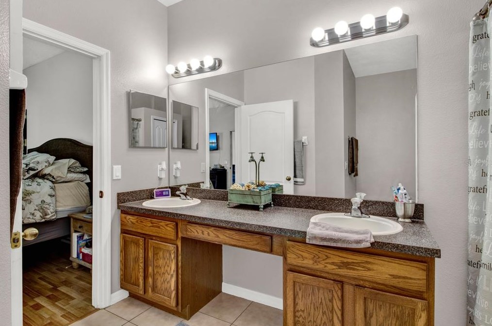 643 Hacienda Cir, Kissimmee FL 34741-6337 exterior