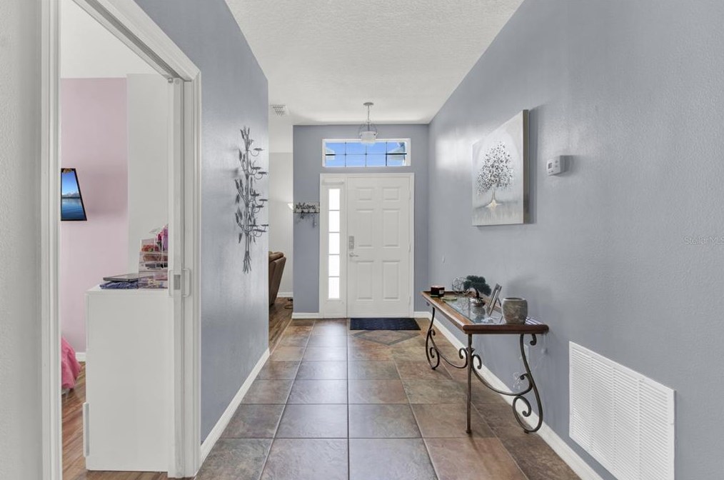 643 Hacienda Cir, Kissimmee FL 34741-6337 exterior