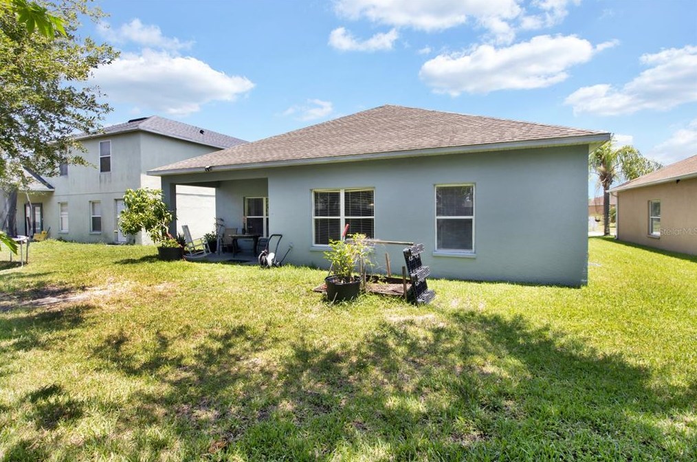 643 Hacienda Cir, Kissimmee FL 34741-6337 exterior