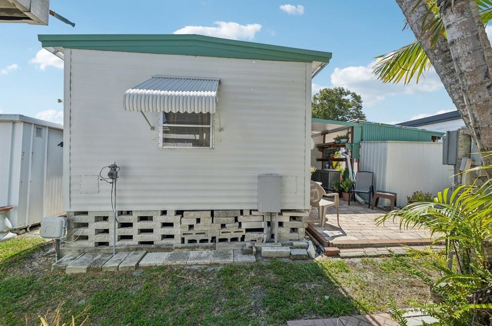 7490 46th Ave, Saint Petersburg FL  33709-2553 exterior