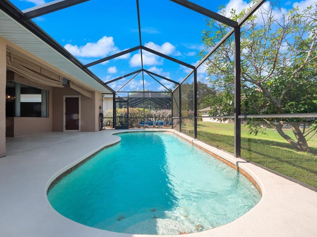 2904 Sunset Lakes Blvd, Kissimmee FL  34747-1101 exterior