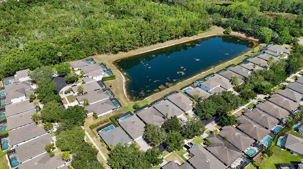 2904 Sunset Lakes Blvd, Kissimmee FL  34747-1101 exterior