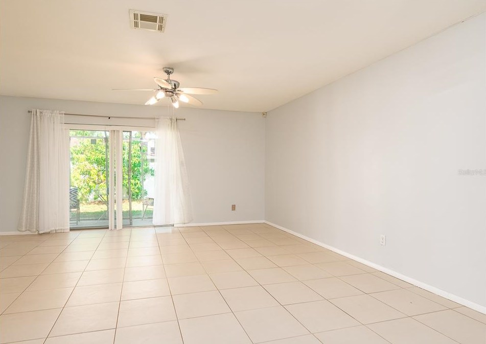 202 Dawn Ct, Kissimmee FL exterior