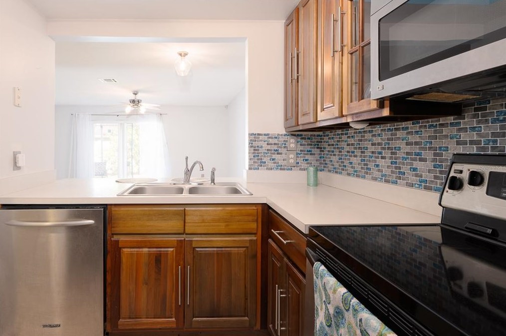 202 Dawn Ct, Kissimmee FL exterior