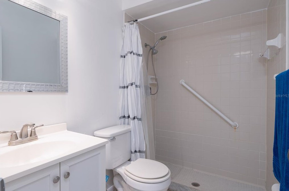 202 Dawn Ct, Kissimmee FL exterior