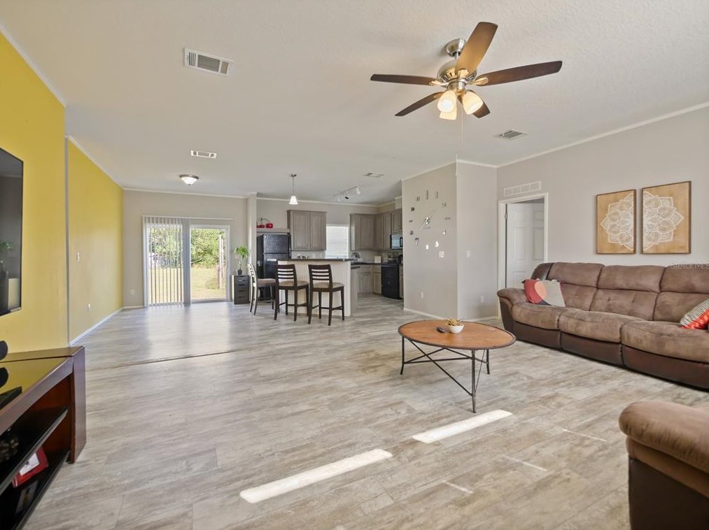 4492 Hunting Ldg Dr, Saint Cloud FL  34772-8006 exterior