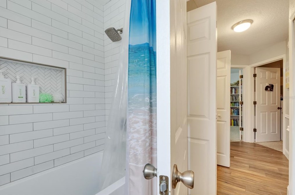 3016 Eagle Lk Dr, Orlando FL  32837-6910 exterior