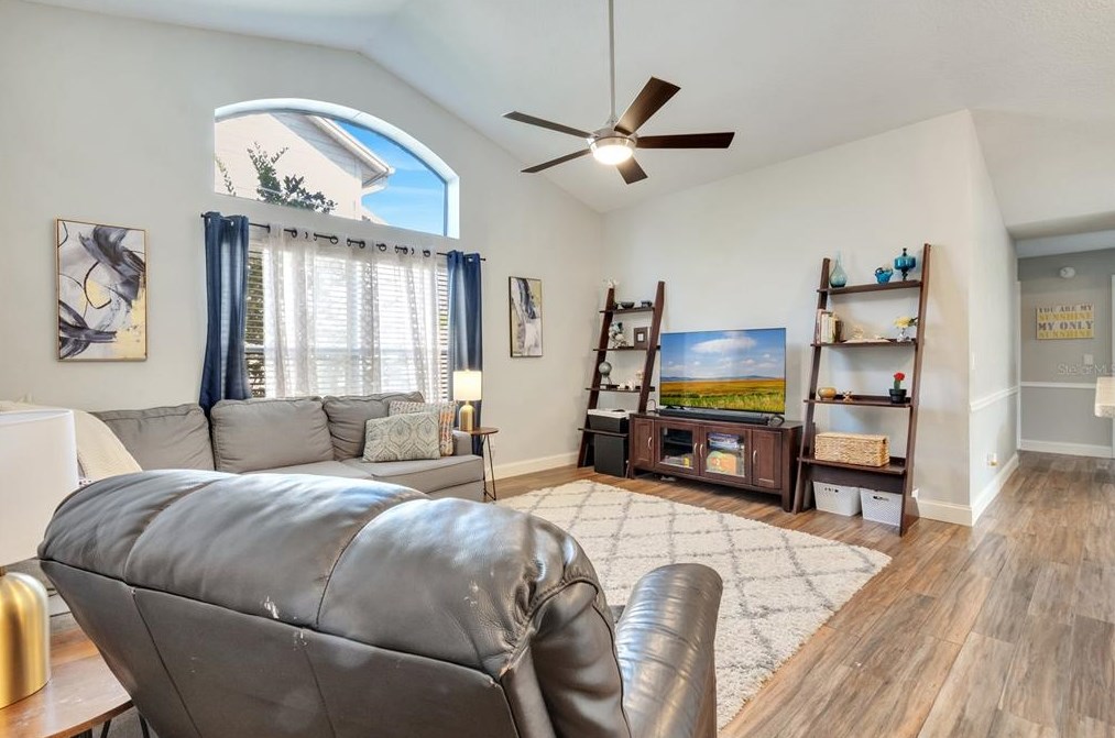 3016 Eagle Lk Dr, Orlando FL  32837-6910 exterior