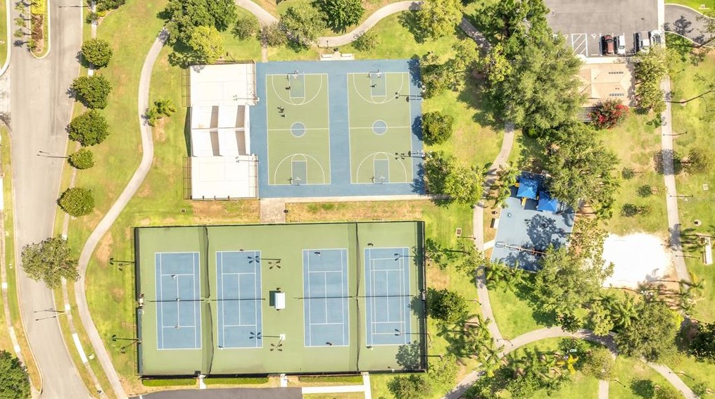 3016 Eagle Lk Dr, Orlando FL  32837-6910 exterior