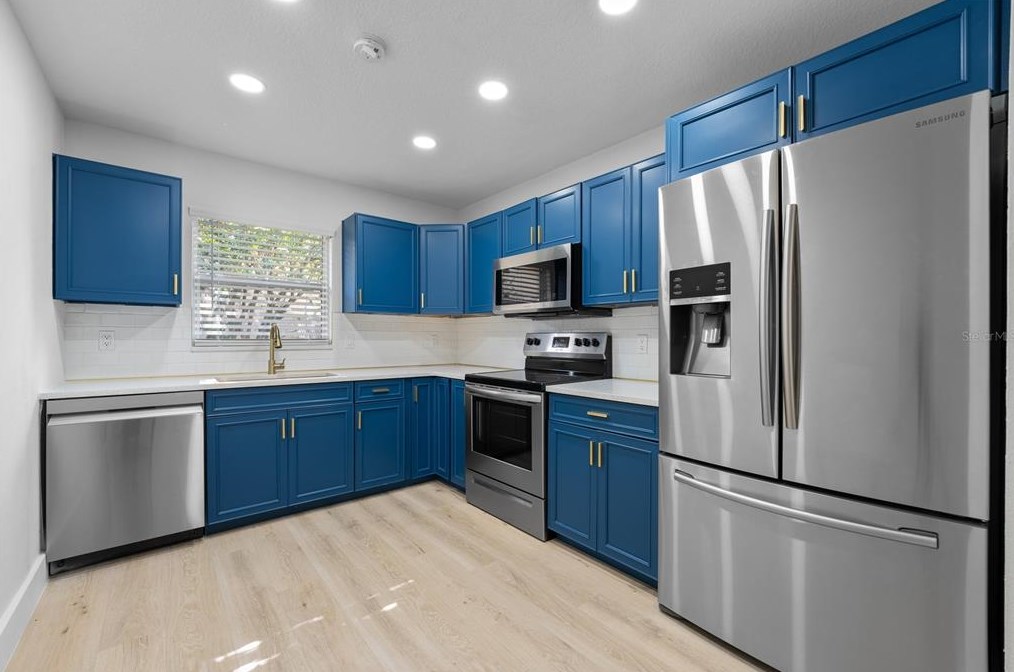 3300 Pinto Dr, Kissimmee FL 34746-4877 exterior