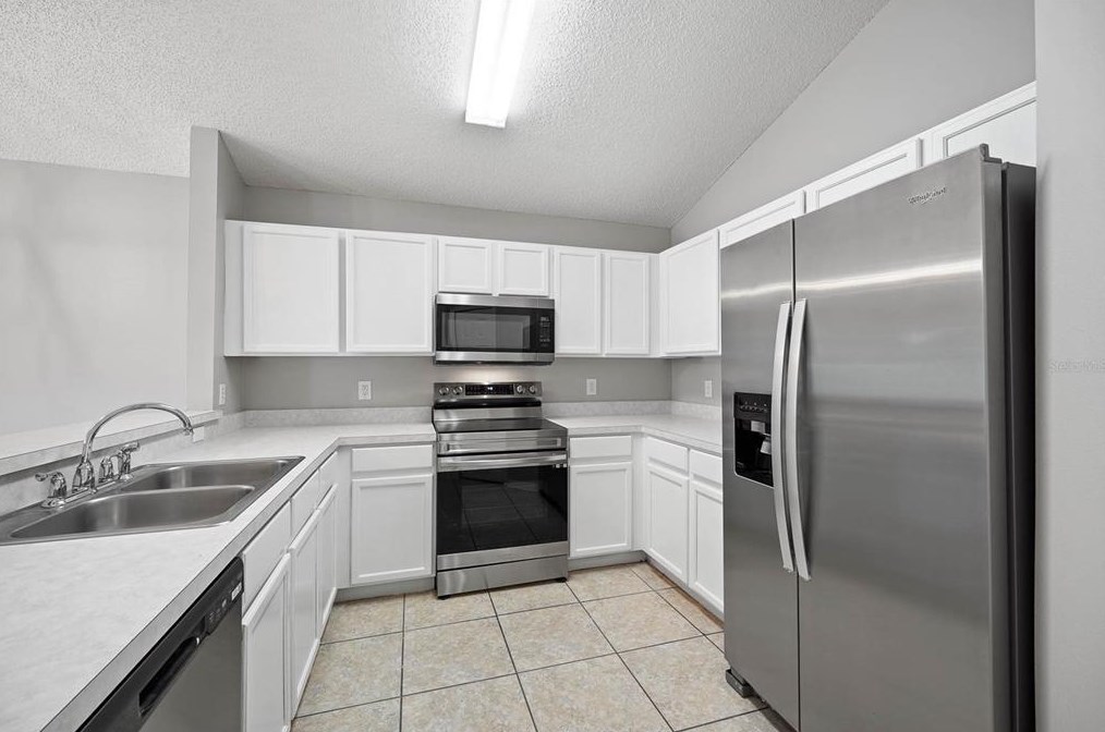 1700 Circe Lk Ct, Orlando FL  32826-4645 exterior