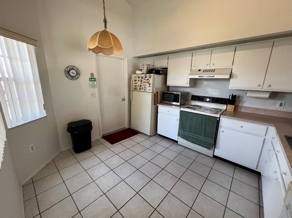 219 Hidden Spg Cir, Kissimmee FL 34743-6122 exterior