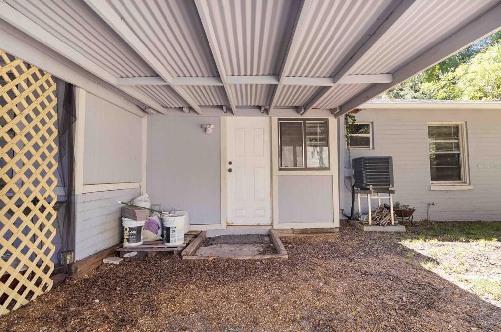 815 Beach St, Daytona Beach FL 32114-2233 exterior