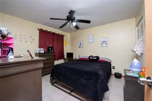 725 Michigan Ct, Saint Cloud, FL 34769 - Photo 5