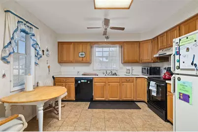 5846 Greenbriar Court, Zephyrhills, FL 33542 - Photo 5