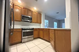 10786 Savannah Wood Dr, Orlando, FL 32832 - Photo 5
