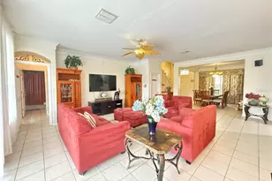 8557 La Isla Dr, Kissimmee, FL 34747 - Photo 11