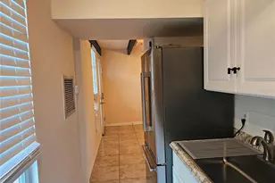 915 Club Cir, Lakeshore, FL 33854 - Photo 33