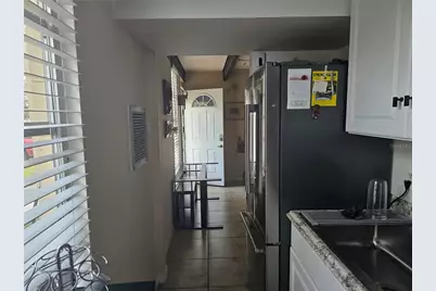 915 Club Circle, Lakeshore, FL 33854 - Photo 5