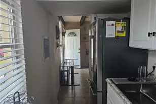 915 Club Cir, Lakeshore, FL 33854 - Photo 5