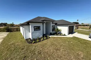1320 NE 14th Ave, Cape Coral, FL 33909 - Photo 25