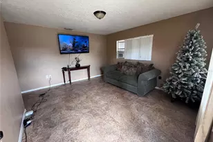 589 Duncan Cir E, Auburndale, FL 33823 - Photo 3