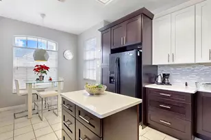 1718 Golfview Dr, Kissimmee, FL 34746 - Photo 9