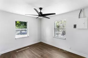 1724 Harbor Dr, Clearwater, FL 33755 - Photo 15